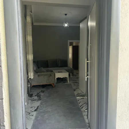 Appartement In The Center, 6-7 Minutes To The Airport, Close To The Sea And Coves