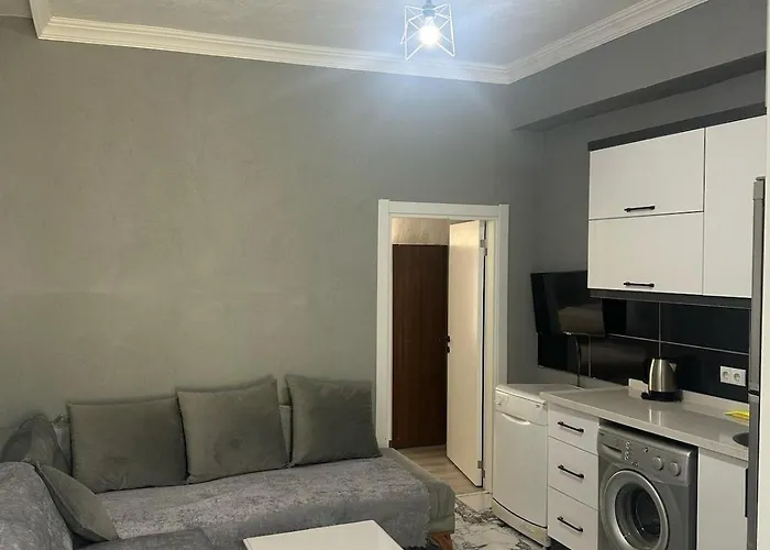 Appartement In The Center, 6-7 Minutes To The Airport, Close To The Sea And Coves